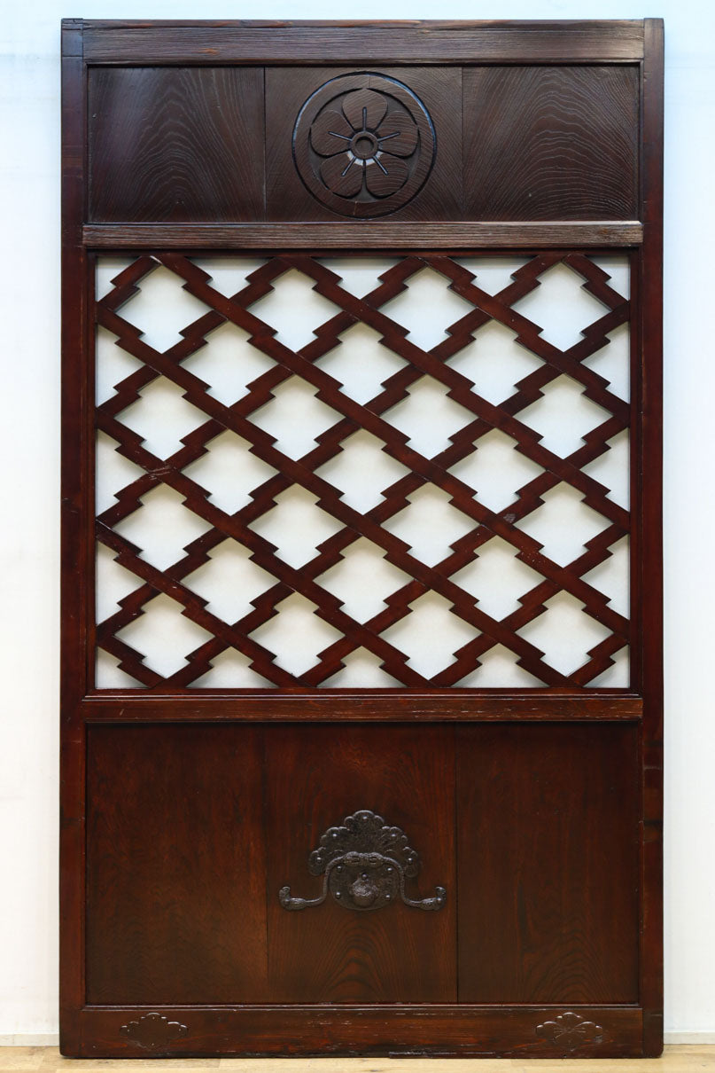 幅1098ミリ　透かし紋様と巾着金具で和の風情ある富山蔵戸　G2518