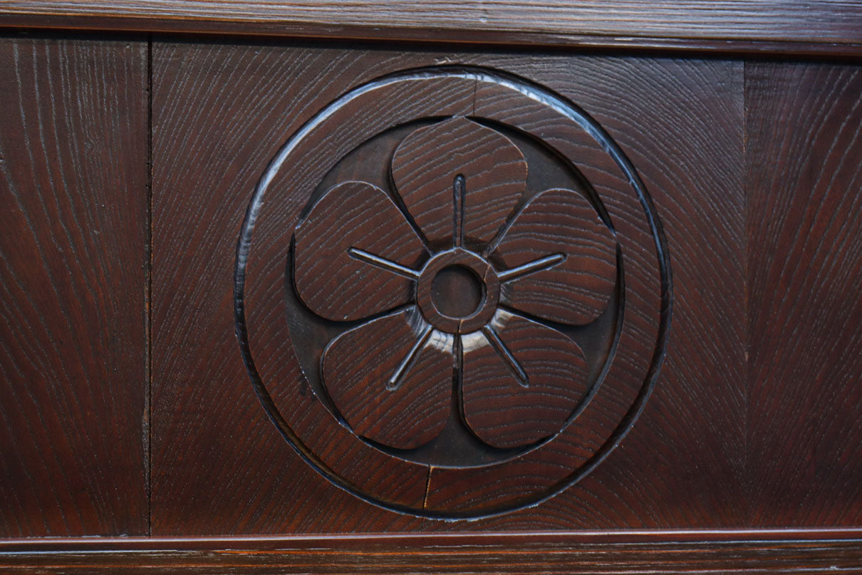 幅1098ミリ　透かし紋様と巾着金具で和の風情ある富山蔵戸　G2518