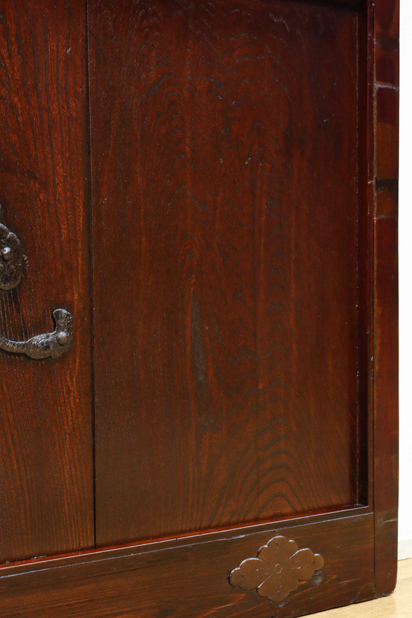 幅1098ミリ　透かし紋様と巾着金具で和の風情ある富山蔵戸　G2518