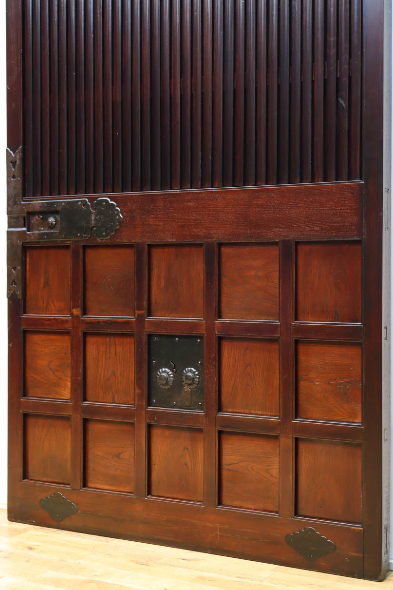 幅1235 高さ2015　風格溢れる見事な総欅能登蔵戸　G2519