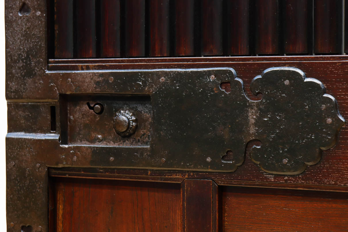 幅1235 高さ2015　風格溢れる見事な総欅能登蔵戸　G2519