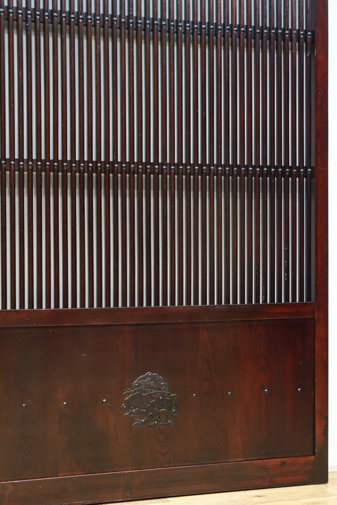 幅1200ミリ 三つ重ね松葉金具で格調ある格子庄内蔵戸　G2522