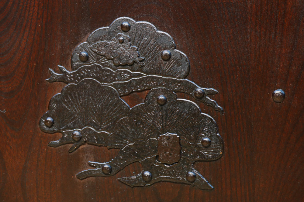 幅1200ミリ 三つ重ね松葉金具で格調ある格子庄内蔵戸　G2522