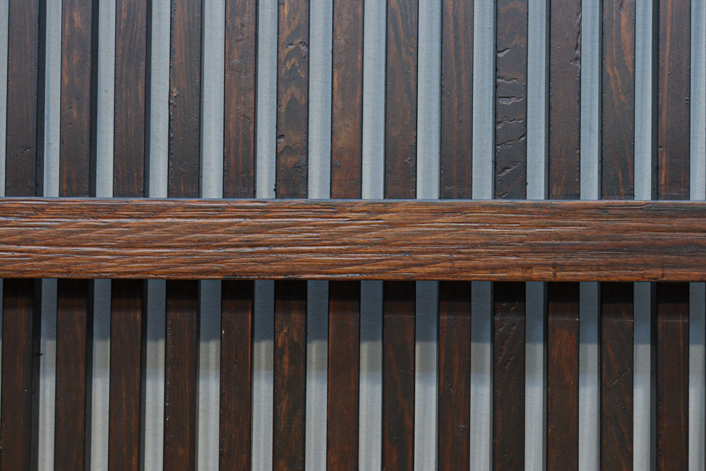 幅1200ミリ 三つ重ね松葉金具で格調ある格子庄内蔵戸　G2522