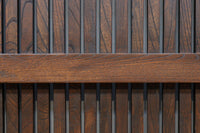 幅1392ミリ　艶やかな漆の色彩に装飾金具が格調を感じさせる総けやき富山蔵戸　G2524