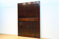 幅1392ミリ　艶やかな漆の色彩に装飾金具が格調を感じさせる総けやき富山蔵戸　G2524