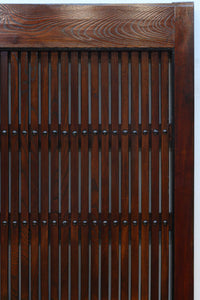 幅1392ミリ　艶やかな漆の色彩に装飾金具が格調を感じさせる総けやき富山蔵戸　G2524