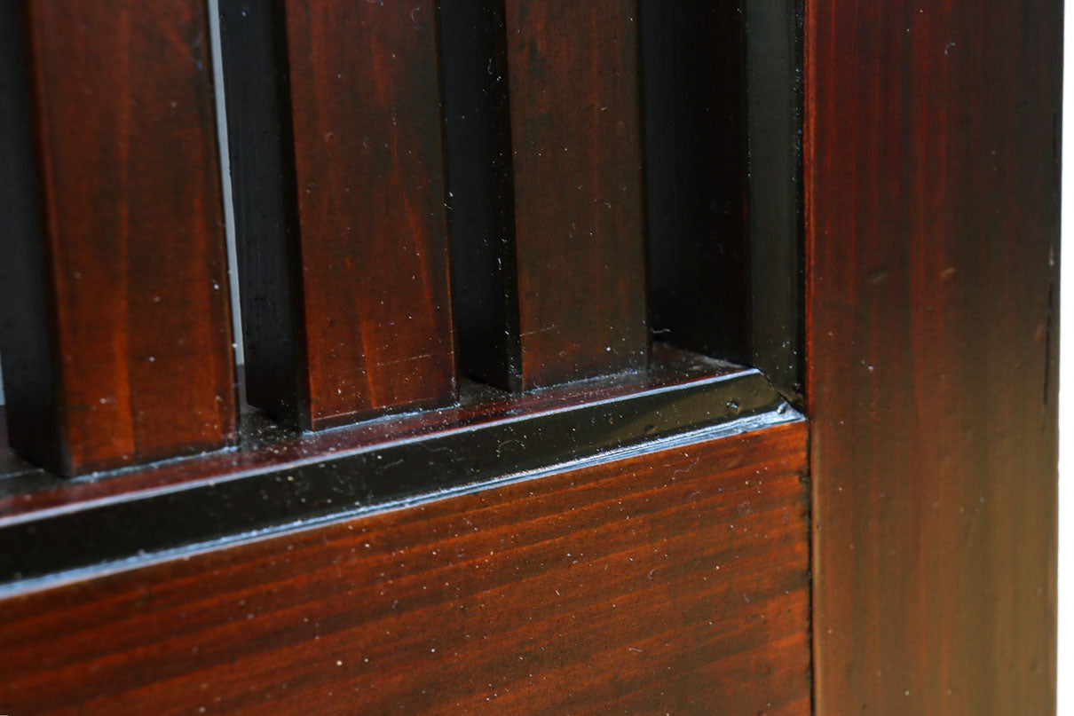 幅1220ミリ　深みある色艶漆に巾着金具を添えた蔵戸　G2525