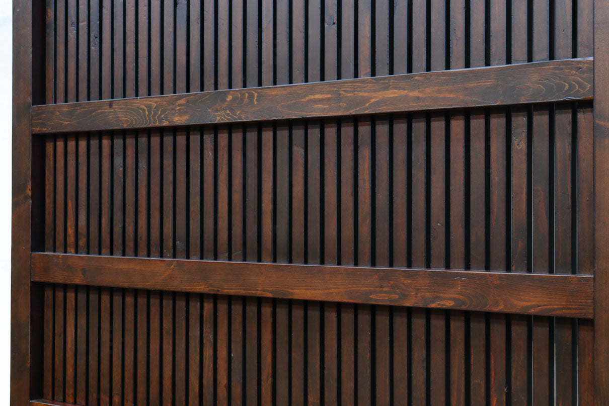 幅1220ミリ　深みある色艶漆に巾着金具を添えた蔵戸　G2525