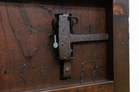 幅1220ミリ　深みある色艶漆に巾着金具を添えた蔵戸　G2525