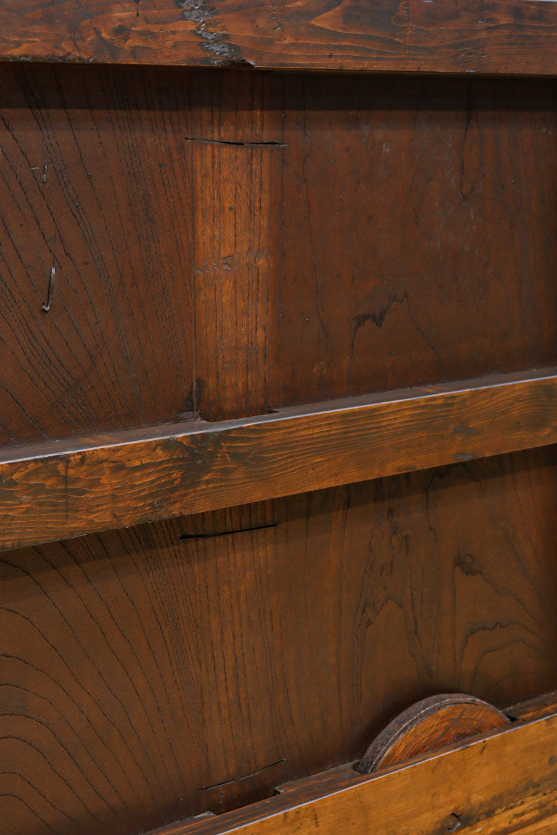 幅1220ミリ　深みある色艶漆に巾着金具を添えた蔵戸　G2525