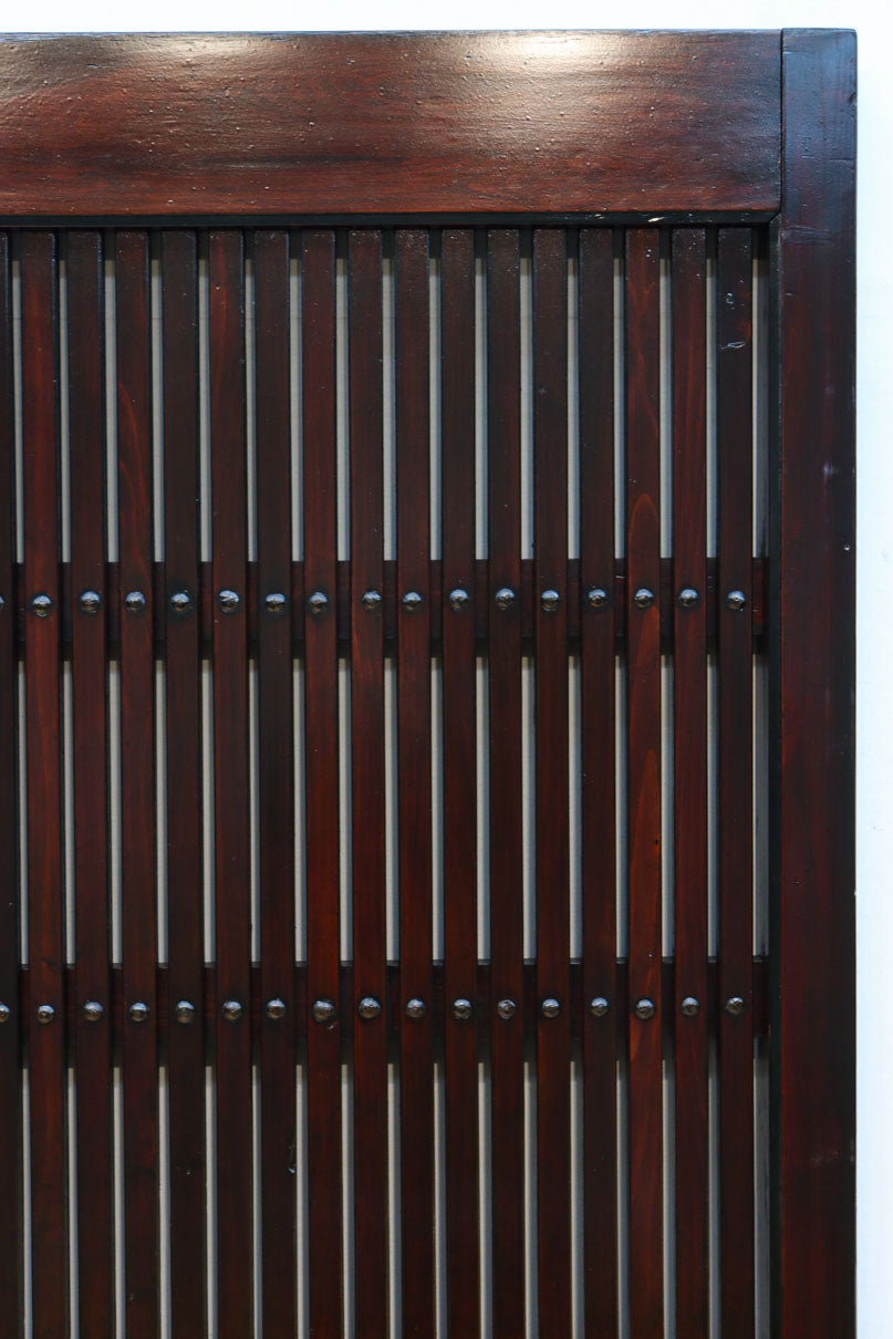 幅1220ミリ　深みある色艶漆に巾着金具を添えた蔵戸　G2525