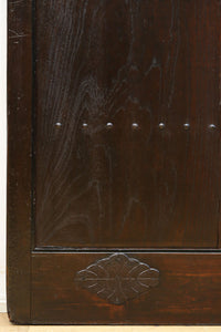 幅1220ミリ　深みある色艶漆に巾着金具を添えた蔵戸　G2525