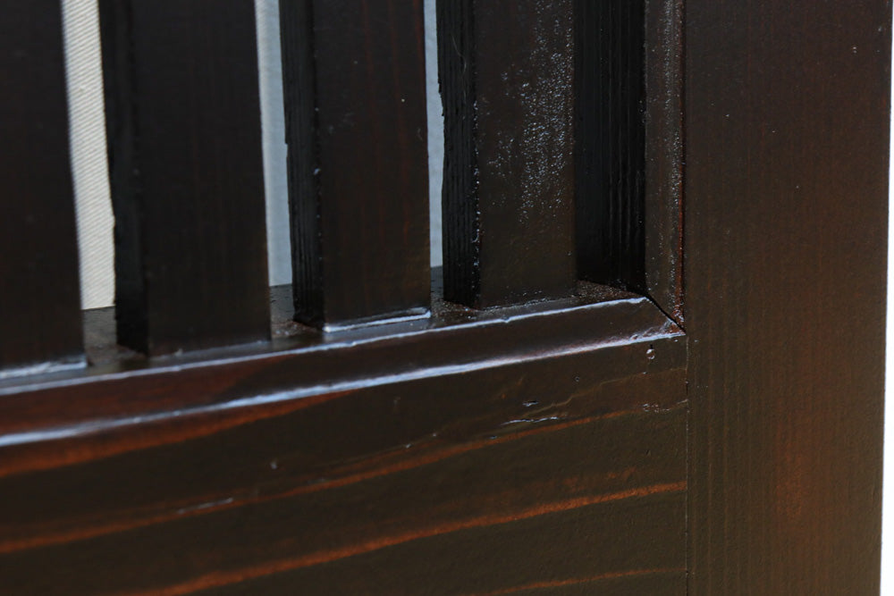 幅1136ミリ　時代を経た風合いを纏った貫録溢れる格子蔵戸　G2527