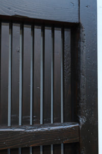 幅1136ミリ　時代を経た風合いを纏った貫録溢れる格子蔵戸　G2527