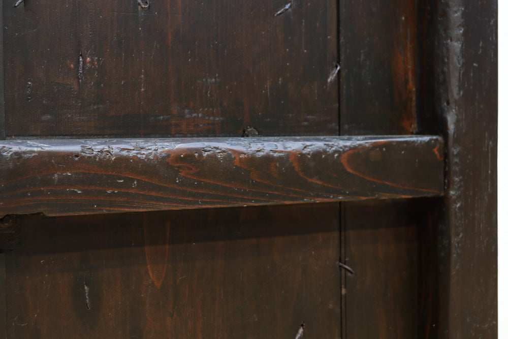 幅1136ミリ　時代を経た風合いを纏った貫録溢れる格子蔵戸　G2527