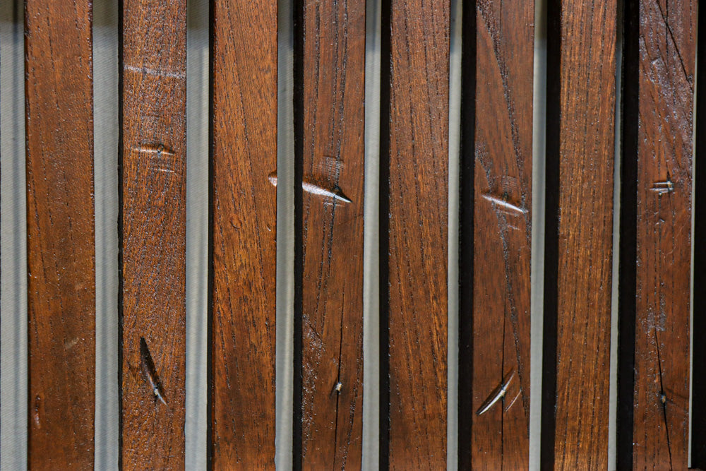 幅1005ミリ、高さ1837ミリ　スリム幅!! 縁起の良い装飾金具と美しい帯鉄格子を纏った格調高い総欅富山格子蔵戸　G2528MT