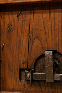 幅1005ミリ、高さ1837ミリ　スリム幅!! 縁起の良い装飾金具と美しい帯鉄格子を纏った格調高い総欅富山格子蔵戸　G2528MT