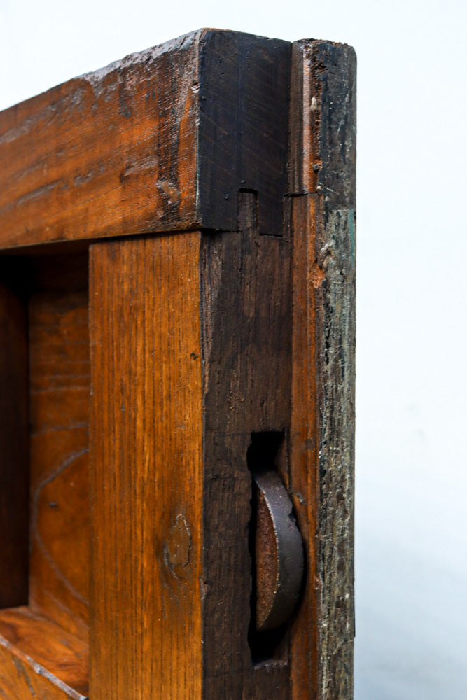 幅1005ミリ、高さ1837ミリ　スリム幅!! 縁起の良い装飾金具と美しい帯鉄格子を纏った格調高い総欅富山格子蔵戸　G2528MT