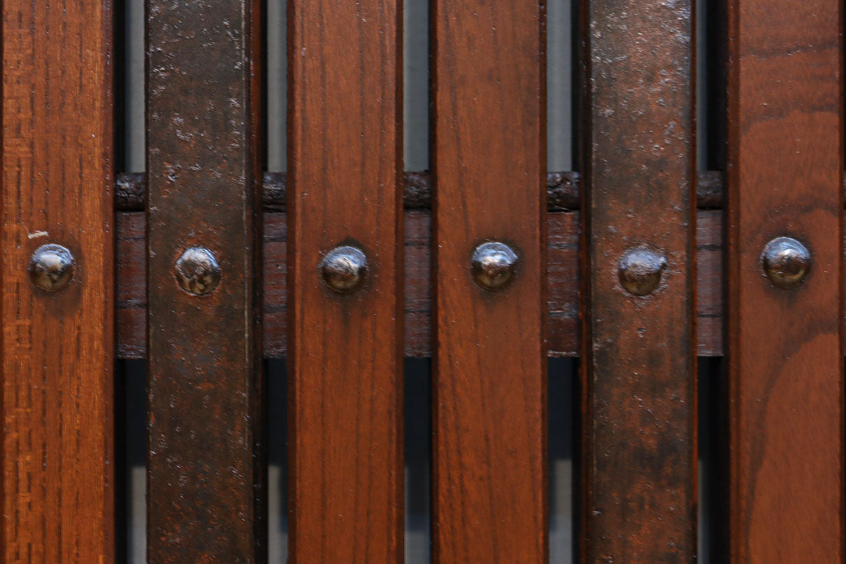 幅1195ミリ　うさぎ金具の可愛らしい表情に心和む気品ある大珍品総欅富山蔵戸　G2530