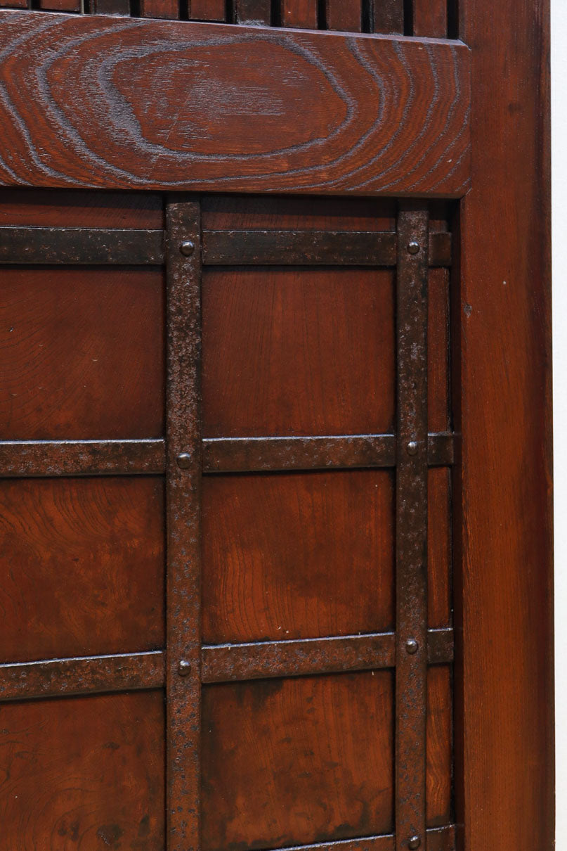 幅1195ミリ　うさぎ金具の可愛らしい表情に心和む気品ある大珍品総欅富山蔵戸　G2530