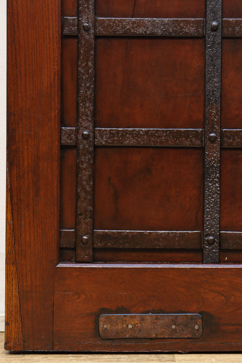 幅1195ミリ　うさぎ金具の可愛らしい表情に心和む気品ある大珍品総欅富山蔵戸　G2530