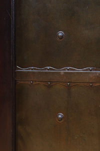 幅1150ミリ、高さ2010ミリ　時代を経た鉄素材が味わい深い総欅富山蔵戸　G2531