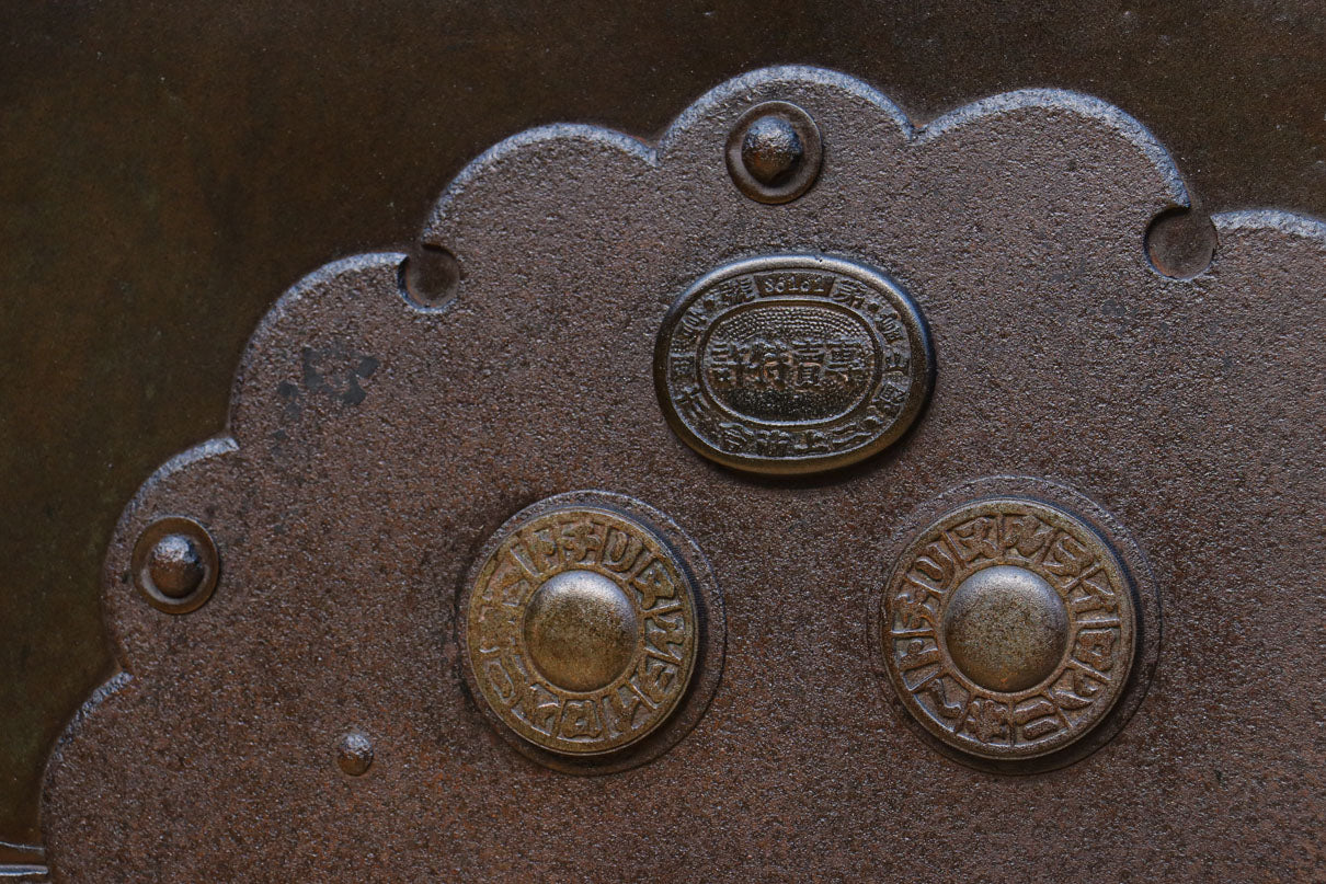 幅1150ミリ、高さ2010ミリ　時代を経た鉄素材が味わい深い総欅富山蔵戸　G2531