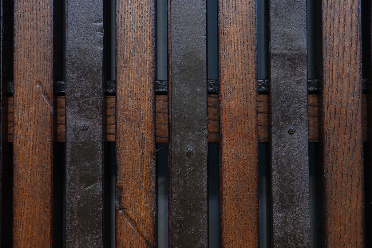 幅1150ミリ、高さ2010ミリ　時代を経た鉄素材が味わい深い総欅富山蔵戸　G2531