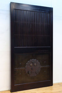 幅1150ミリ、高さ2010ミリ　時代を経た鉄素材が味わい深い総欅富山蔵戸　G2531