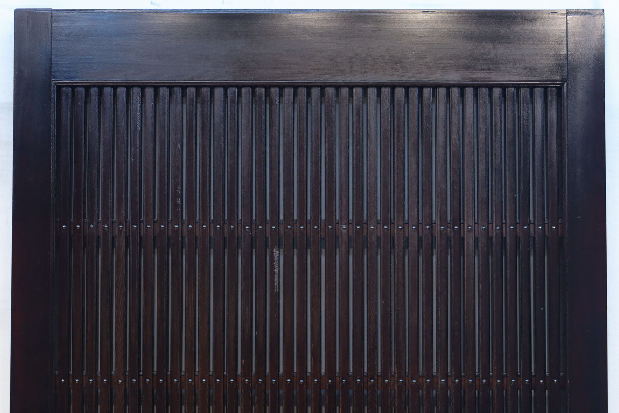 幅1150ミリ、高さ2010ミリ　時代を経た鉄素材が味わい深い総欅富山蔵戸　G2531