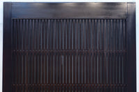 幅1150ミリ、高さ2010ミリ　時代を経た鉄素材が味わい深い総欅富山蔵戸　G2531