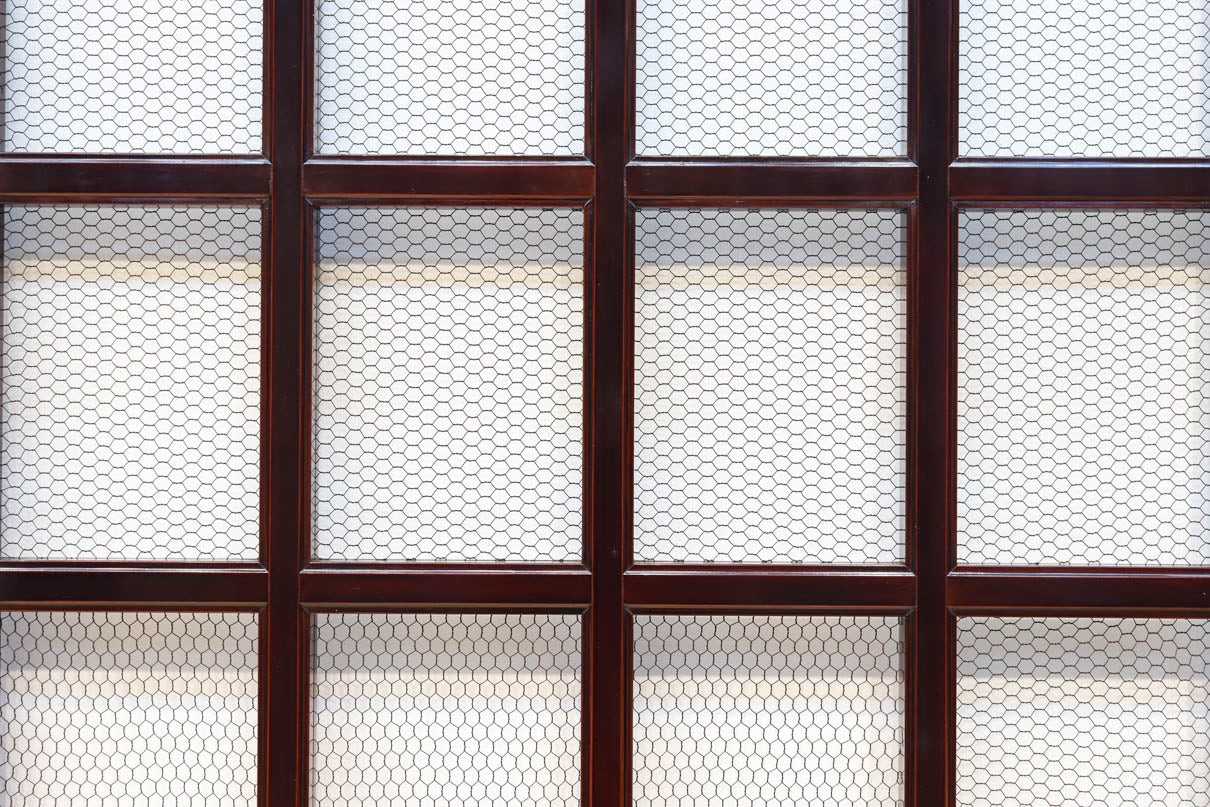 幅1050ミリ　開放感ある升格子の網入り越後蔵戸　G2532