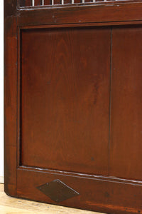 幅1163ミリ、高さ2020ミリ　網入りの小窓を設けた風情ある格子蔵戸　G2533