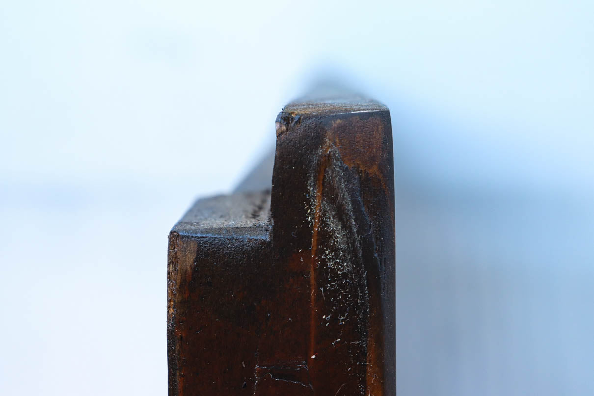 幅1068ミリ、高さ1952ミリ　縁起の良い大黒様の金具が印象的な格子蔵戸　G2534