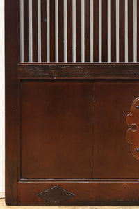 幅1068ミリ、高さ1952ミリ　縁起の良い大黒様の金具が印象的な格子蔵戸　G2534