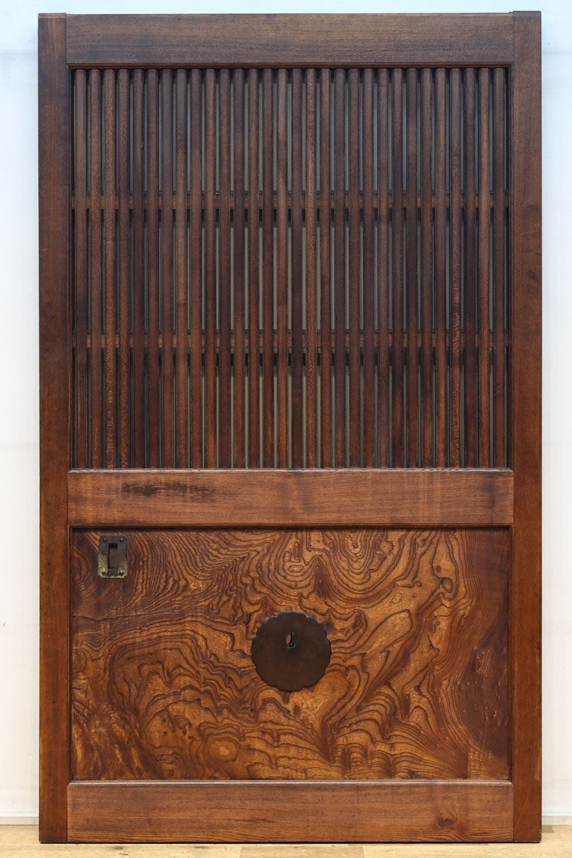 幅1155ミリ!! 上質なけやき材の質感が引き立つ迫力の杢目使いの総欅富山蔵戸　G2537