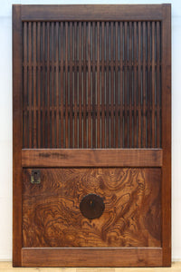 幅1155ミリ!! 上質なけやき材の質感が引き立つ迫力の杢目使いの総欅富山蔵戸　G2537