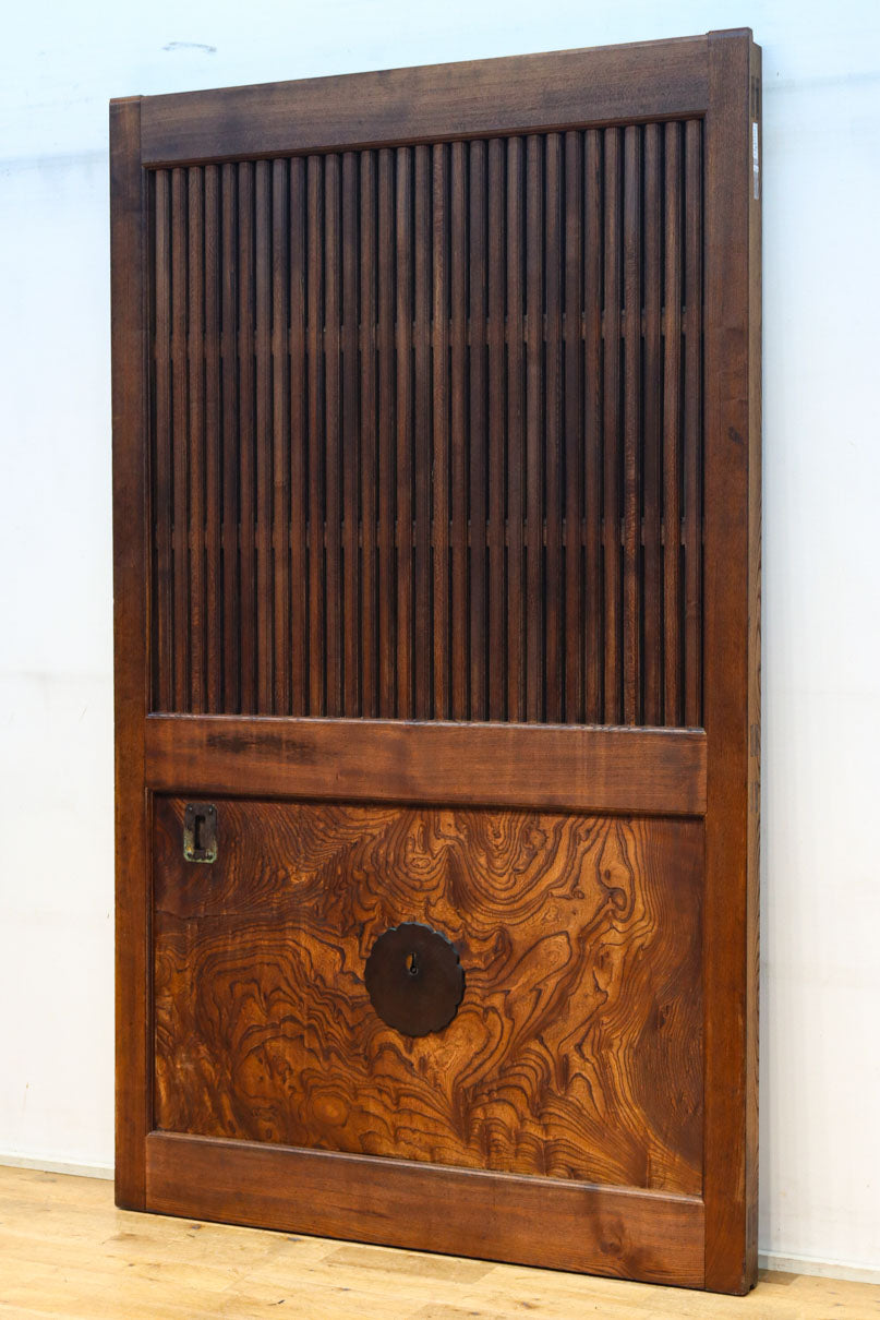 幅1155ミリ!! 上質なけやき材の質感が引き立つ迫力の杢目使いの総欅富山蔵戸　G2537