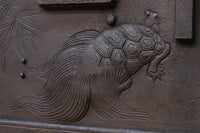 幅1236ミリ　縁起物を描いた迫力の金具が存在感を放つ重厚な庄内蔵戸　G2538