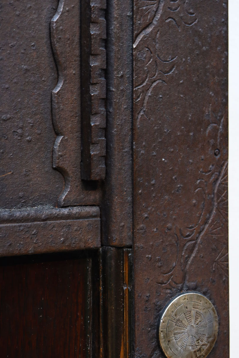 幅1236ミリ　縁起物を描いた迫力の金具が存在感を放つ重厚な庄内蔵戸　G2538