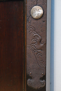 幅1236ミリ　縁起物を描いた迫力の金具が存在感を放つ重厚な庄内蔵戸　G2538