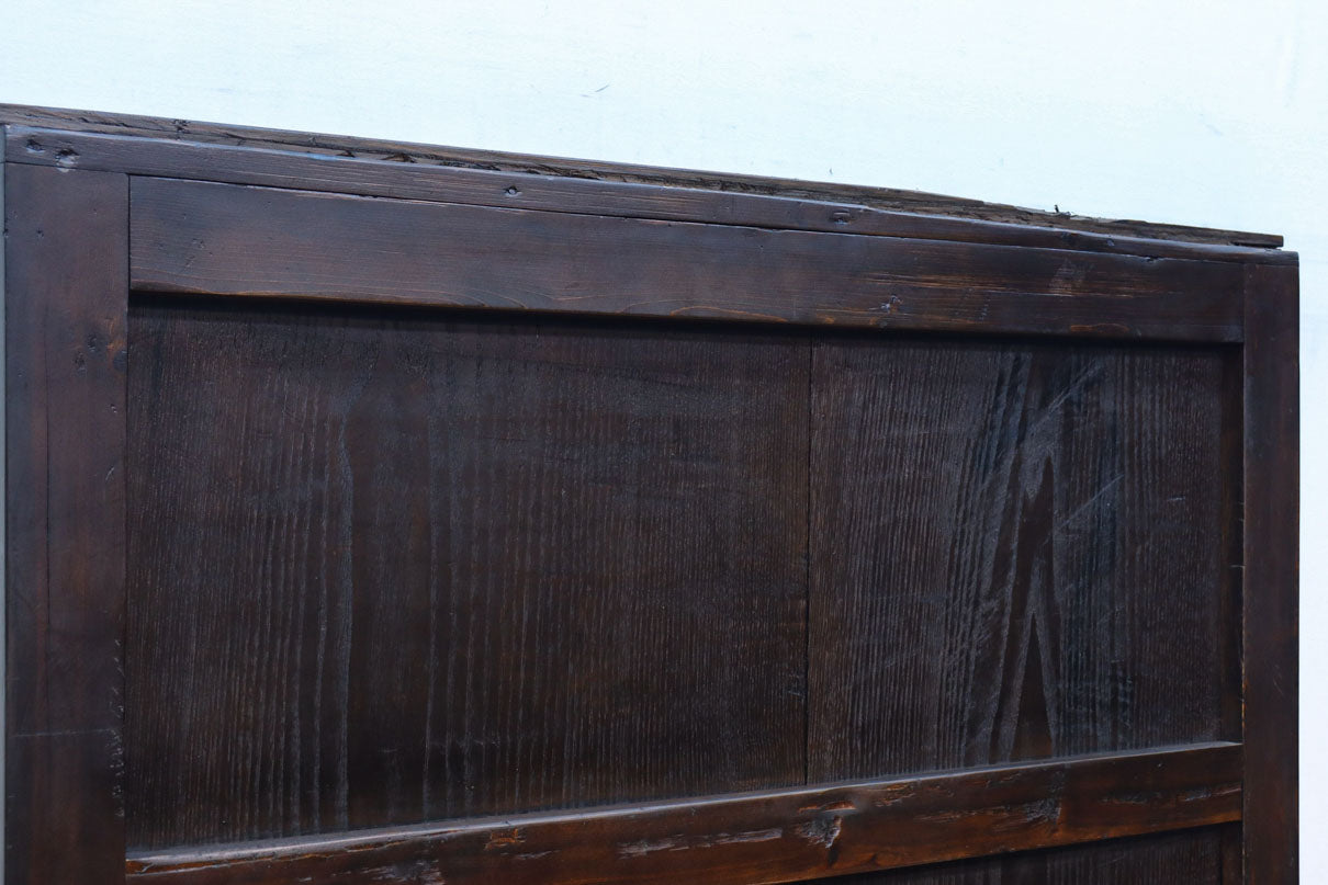 幅1236ミリ　縁起物を描いた迫力の金具が存在感を放つ重厚な庄内蔵戸　G2538