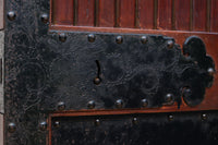 幅1349ミリ　美しい艶色に重厚な鉄板を施した貫禄漂う総欅富山蔵戸　G2539