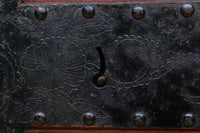 幅1349ミリ　美しい艶色に重厚な鉄板を施した貫禄漂う総欅富山蔵戸　G2539