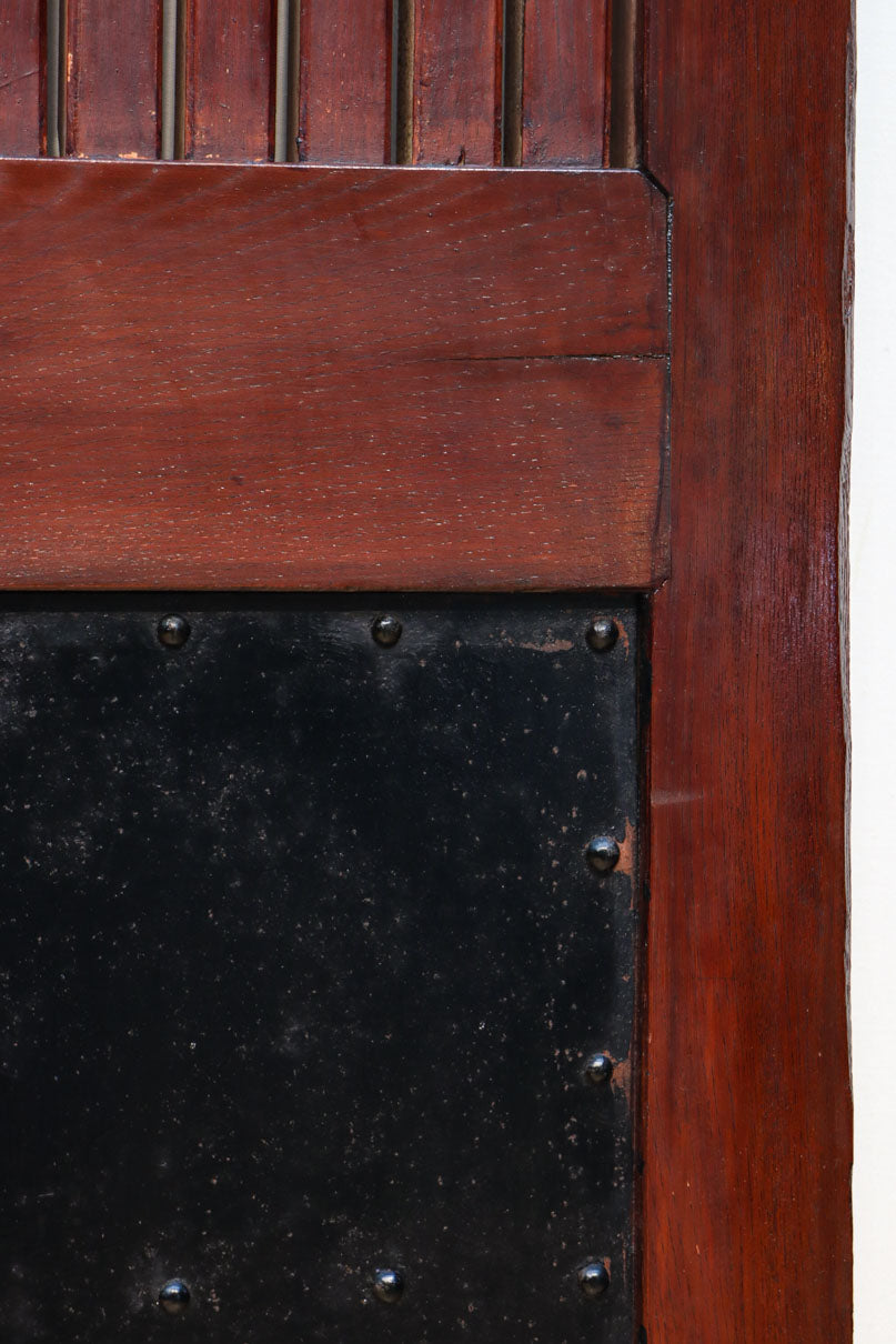 幅1349ミリ　美しい艶色に重厚な鉄板を施した貫禄漂う総欅富山蔵戸　G2539