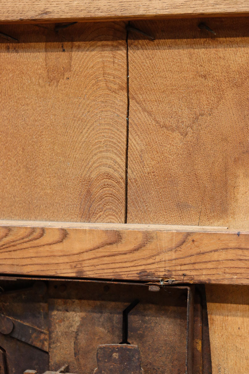 幅1349ミリ　美しい艶色に重厚な鉄板を施した貫禄漂う総欅富山蔵戸　G2539