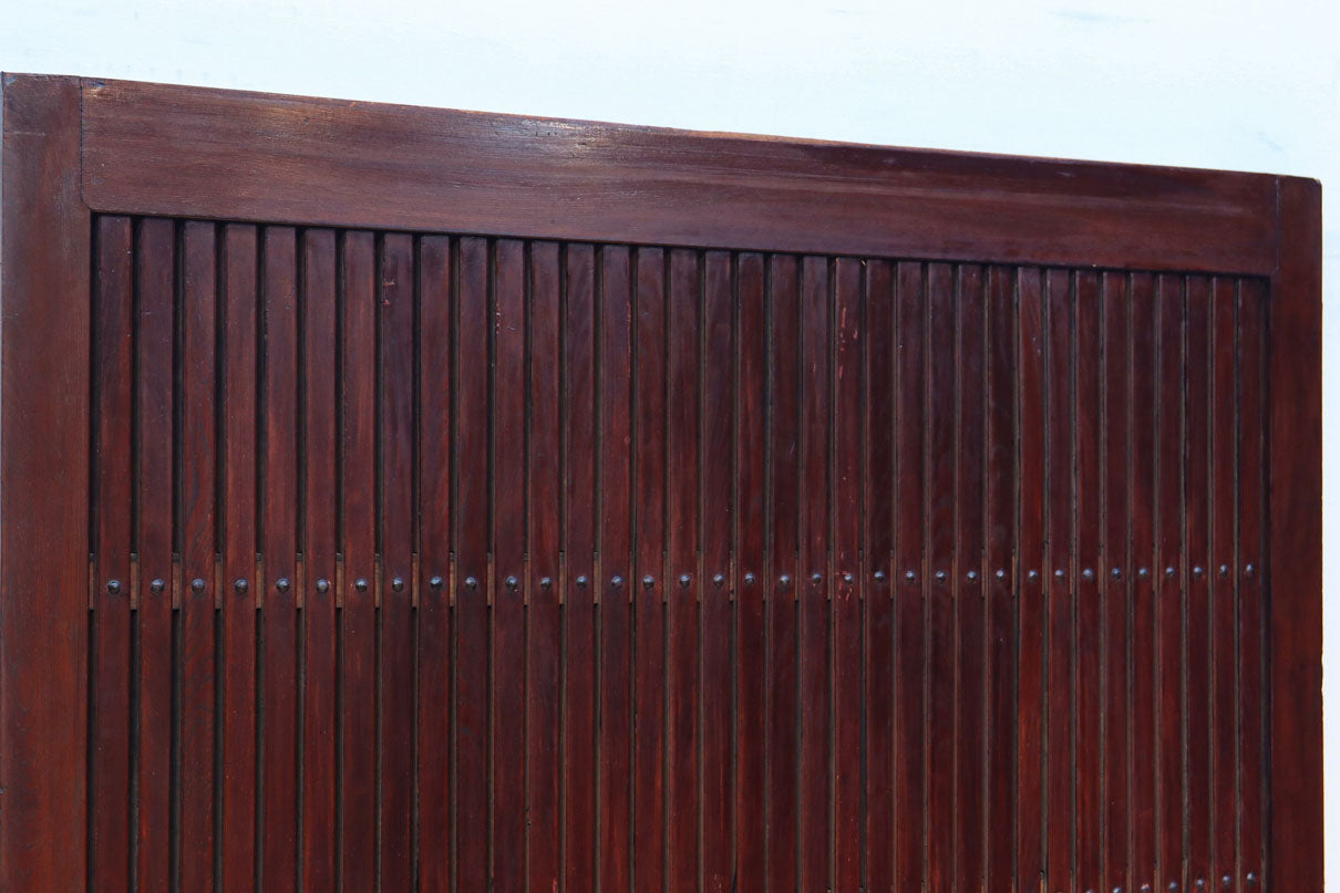 幅1349ミリ　美しい艶色に重厚な鉄板を施した貫禄漂う総欅富山蔵戸　G2539