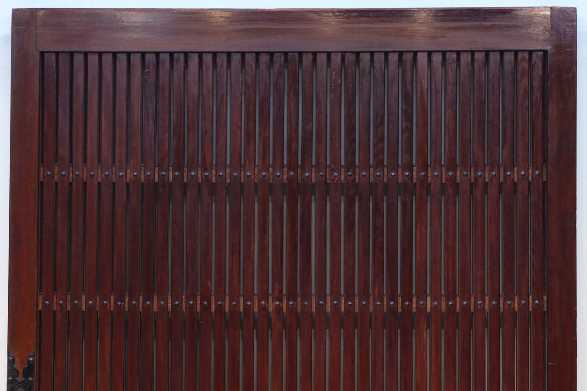 幅1349ミリ　美しい艶色に重厚な鉄板を施した貫禄漂う総欅富山蔵戸　G2539