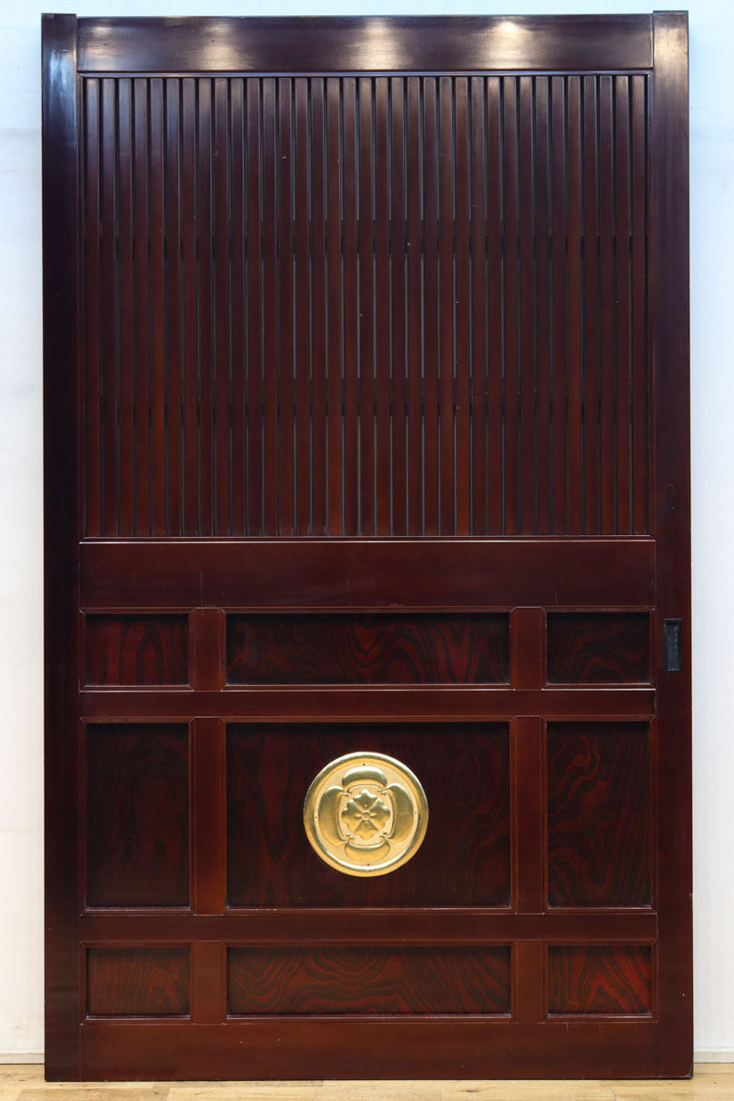 1238ミリ　上品な漆の色艶に装飾金具が輝きを放つ絢爛豪華富山蔵戸　G2540